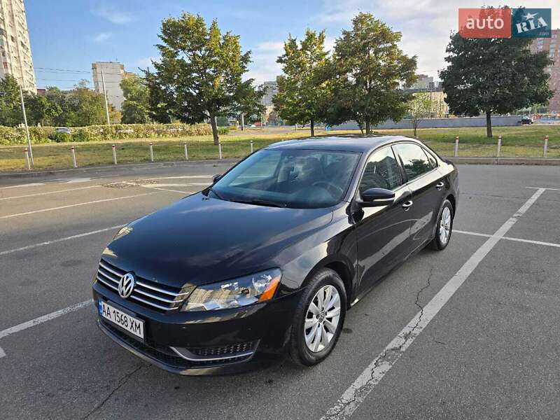 Седан Volkswagen Passat 2012 в Киеве