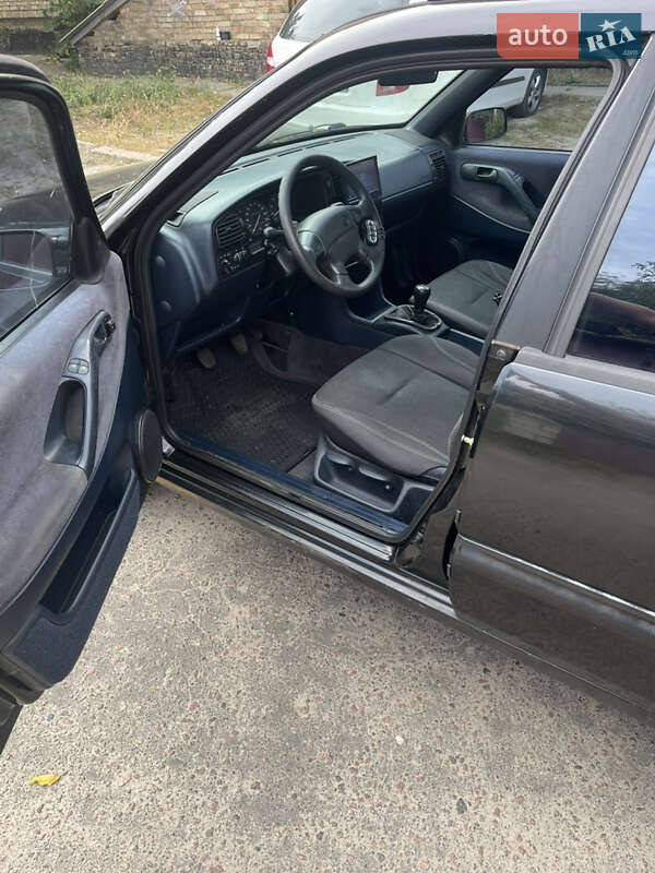 Универсал Volkswagen Passat 1995 в Киеве фото 15 Универсал Volkswagen Passat 1995 в Киеве