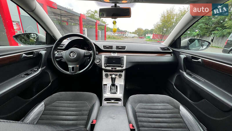 Седан Volkswagen Passat 2013 в Ужгороде