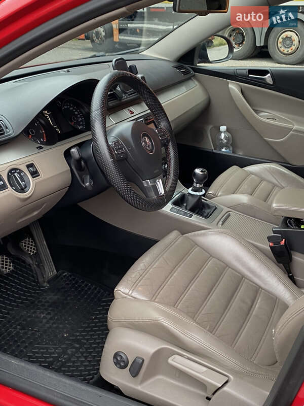 Универсал Volkswagen Passat 2010 в Виннице