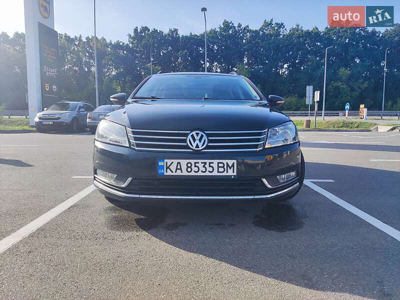 Универсал Volkswagen Passat 2014 в Киеве