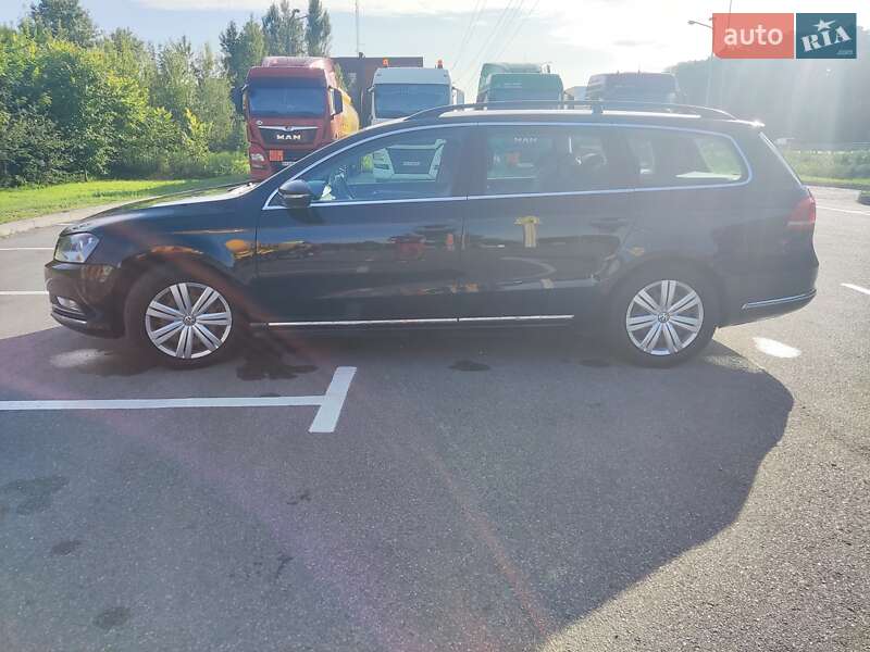 Универсал Volkswagen Passat 2014 в Киеве
