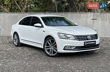 Седан Volkswagen Passat 2015 в Киеве
