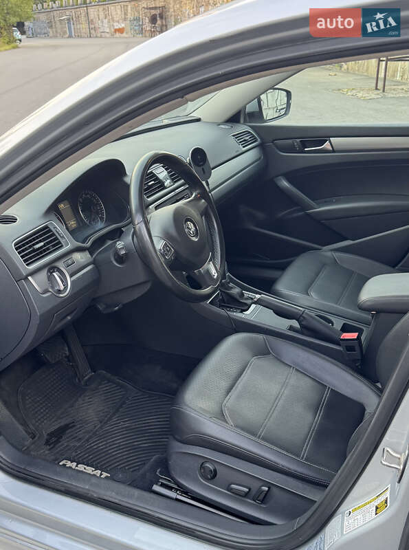 Седан Volkswagen Passat 2015 в Дніпрі