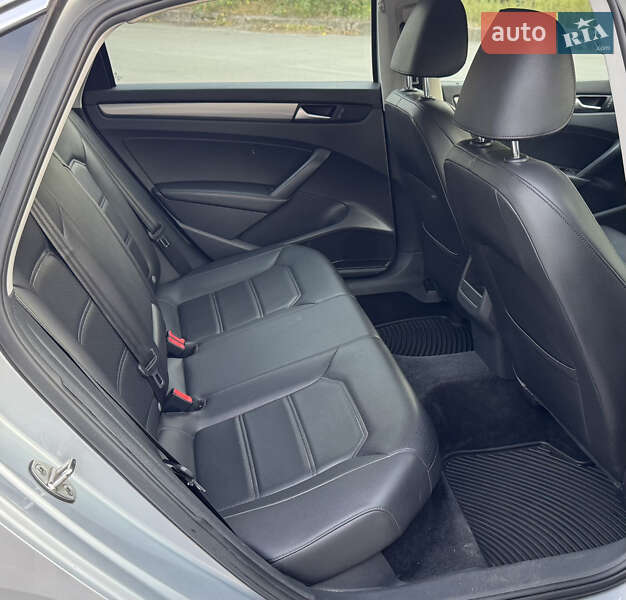Седан Volkswagen Passat 2015 в Дніпрі