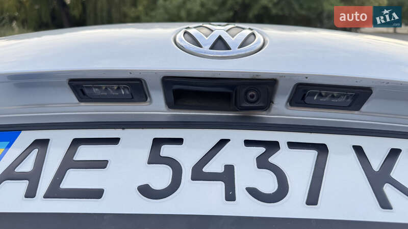 Седан Volkswagen Passat 2015 в Дніпрі