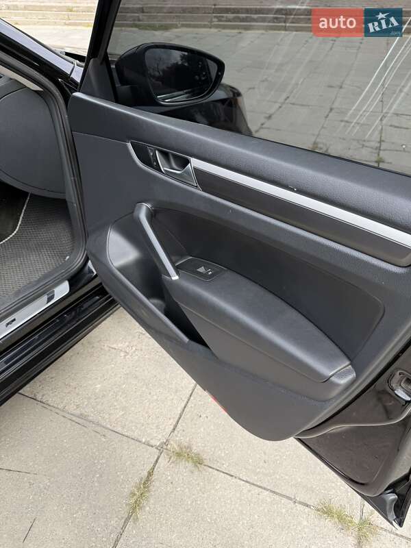 Седан Volkswagen Passat 2016 в Запоріжжі