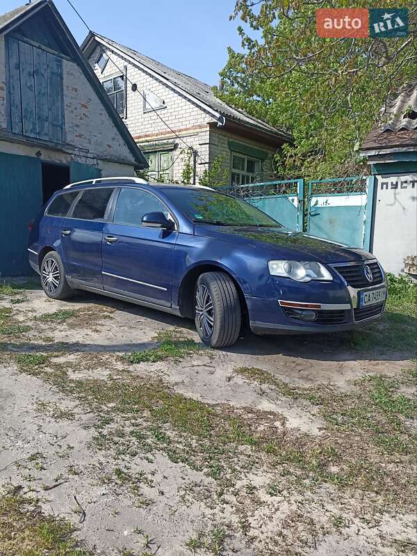 Универсал Volkswagen Passat 2005 в Ирклиеве