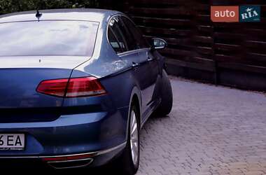 Седан Volkswagen Passat 2016 в Киеве