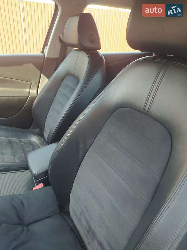 Універсал Volkswagen Passat 2009 в Луцьку