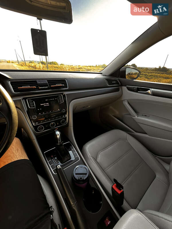 Седан Volkswagen Passat 2017 в Києві