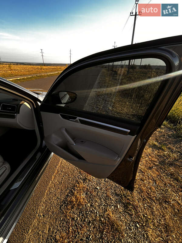 Седан Volkswagen Passat 2017 в Києві