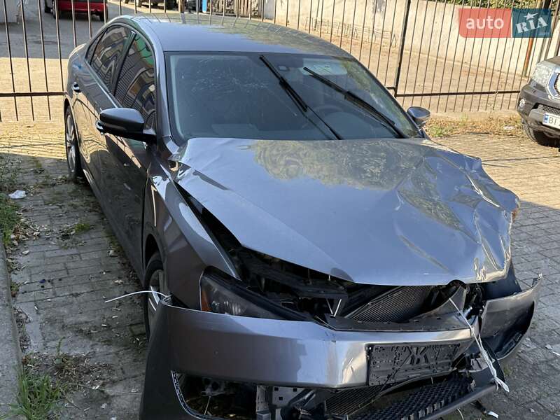 Седан Volkswagen Passat 2014 в Борисполе