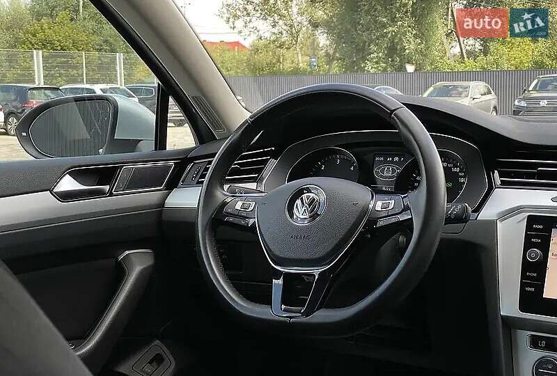 Универсал Volkswagen Passat 2017 в Сарнах