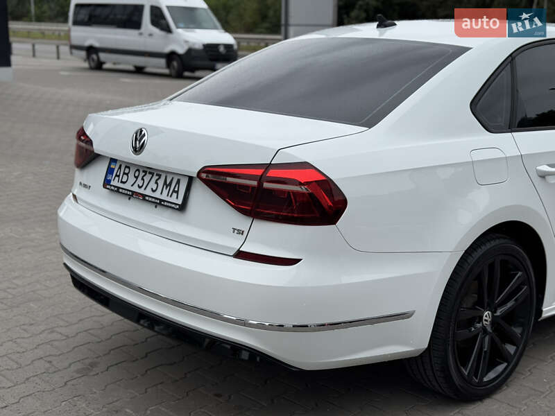 Седан Volkswagen Passat 2017 в Виннице