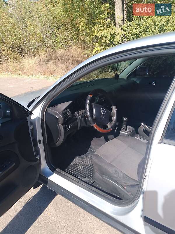 Седан Volkswagen Passat 1999 в Первомайске