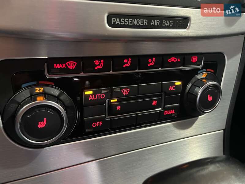 Седан Volkswagen Passat 2010 в Киеве