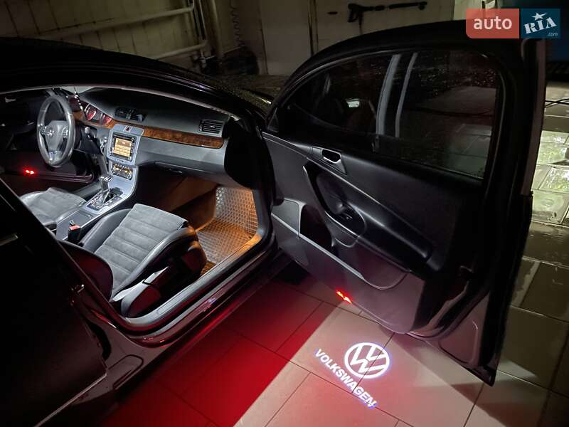 Седан Volkswagen Passat 2010 в Киеве