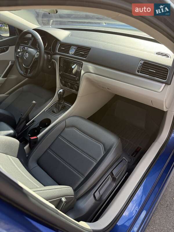 Седан Volkswagen Passat 2017 в Киеве