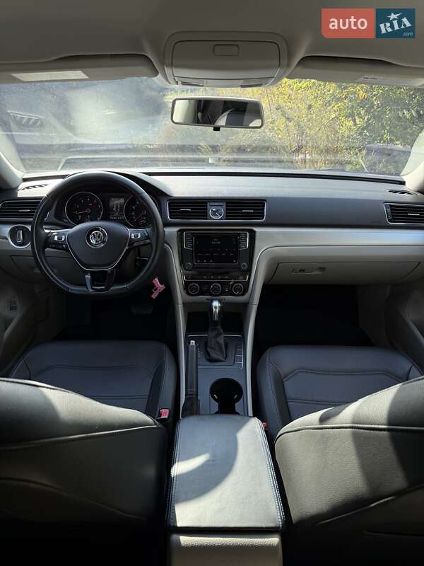 Седан Volkswagen Passat 2017 в Киеве
