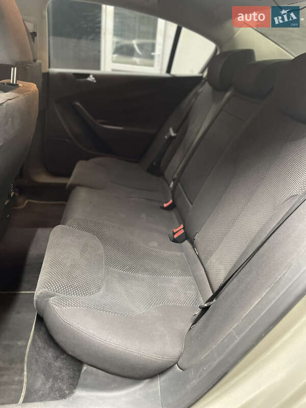 Седан Volkswagen Passat 2007 в Киеве