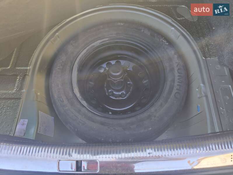 Седан Volkswagen Passat 2002 в Первомайську