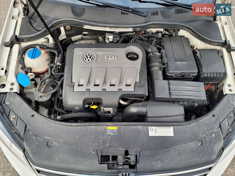 Универсал Volkswagen Passat 2013 в Киеве