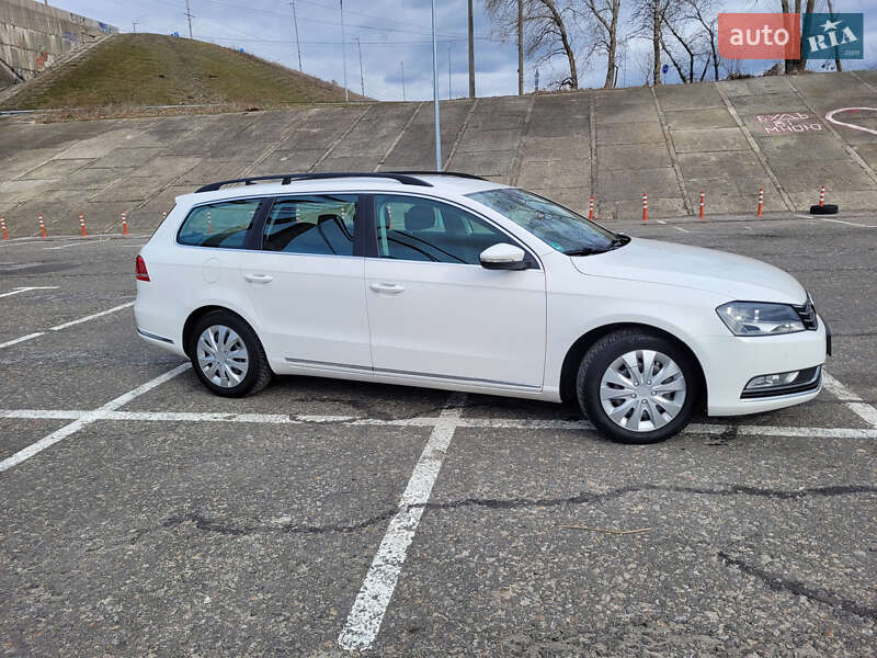 Универсал Volkswagen Passat 2013 в Киеве
