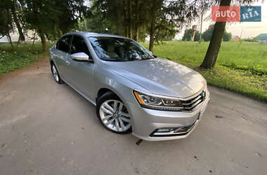 Седан Volkswagen Passat 2015 в Тернополе