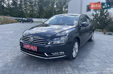 Седан Volkswagen Passat 2011 в Луцке