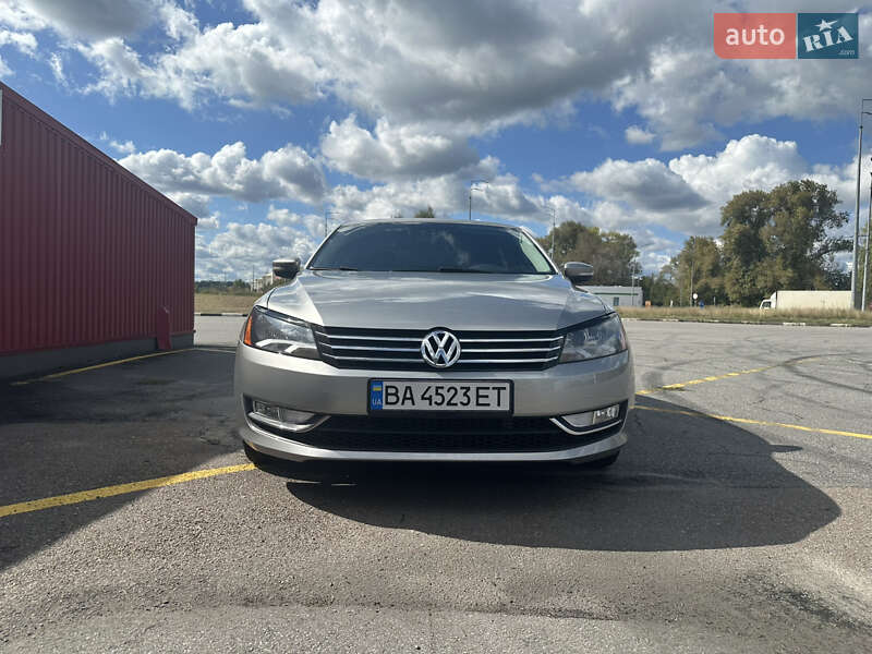 Седан Volkswagen Passat 2013 в Киеве