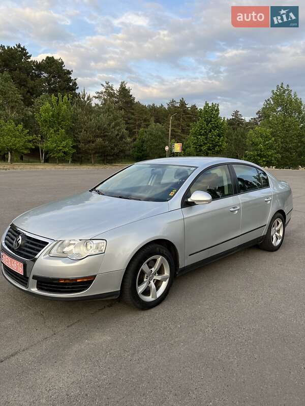Седан Volkswagen Passat 2007 в Горишних Плавнях