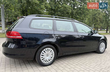 Універсал Volkswagen Passat 2012 в 