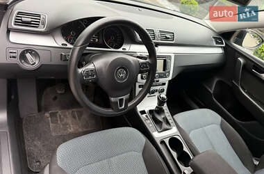Універсал Volkswagen Passat 2012 в 