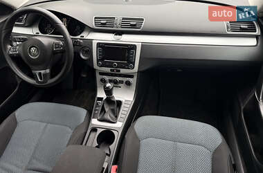 Універсал Volkswagen Passat 2012 в 