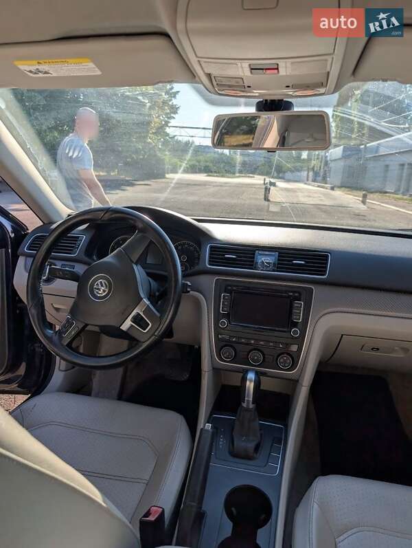 Седан Volkswagen Passat 2014 в Дніпрі