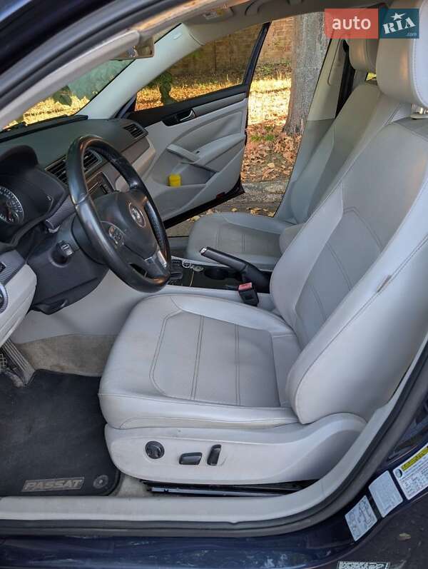Седан Volkswagen Passat 2014 в Дніпрі