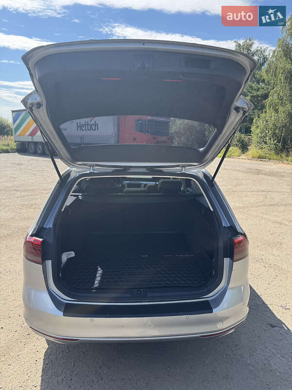 Универсал Volkswagen Passat 2018 в Львове