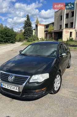 Седан Volkswagen Passat 2005 в Мукачевому