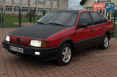 Седан Volkswagen Passat 1988 в Стрые
