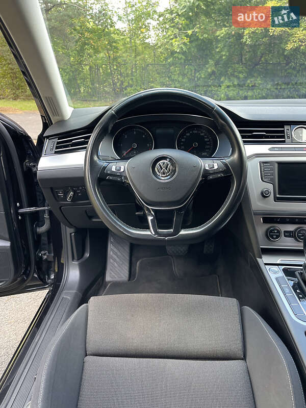 Универсал Volkswagen Passat 2017 в Ивано-Франковске