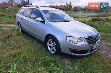 Универсал Volkswagen Passat 2010 в Звягеле