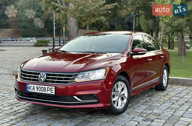 Седан Volkswagen Passat 2016 в Киеве