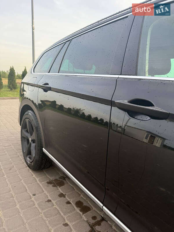 Універсал Volkswagen Passat 2015 в Львові