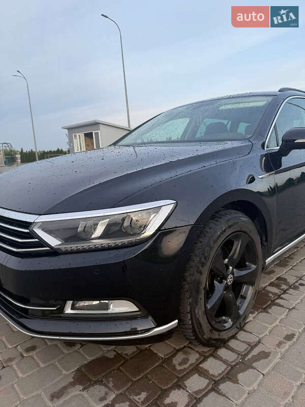 Універсал Volkswagen Passat 2015 в Львові