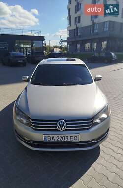 Седан Volkswagen Passat 2013 в Кропивницком