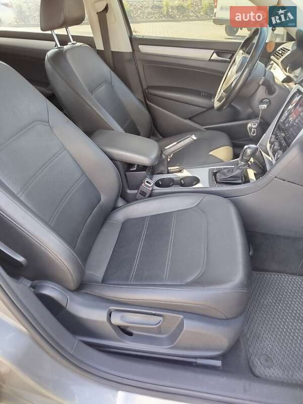 Седан Volkswagen Passat 2013 в Кропивницком