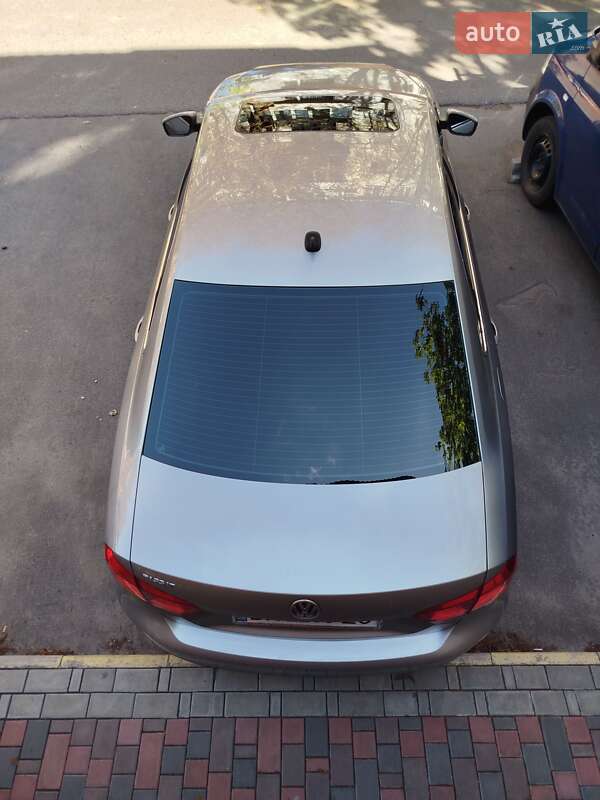 Седан Volkswagen Passat 2013 в Кропивницком