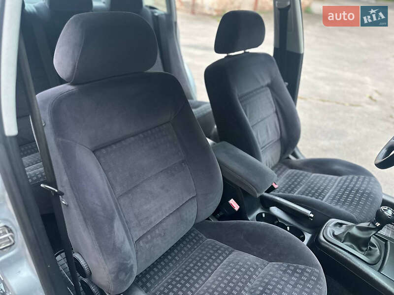 Седан Volkswagen Passat 2003 в Виннице фото 34 Седан Volkswagen Passat 2003 в Виннице