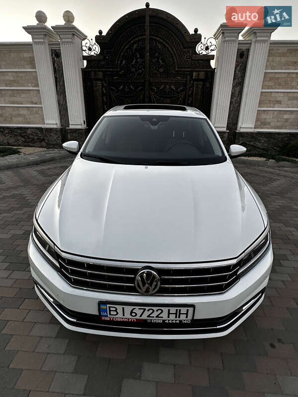 Седан Volkswagen Passat 2018 в Киеве